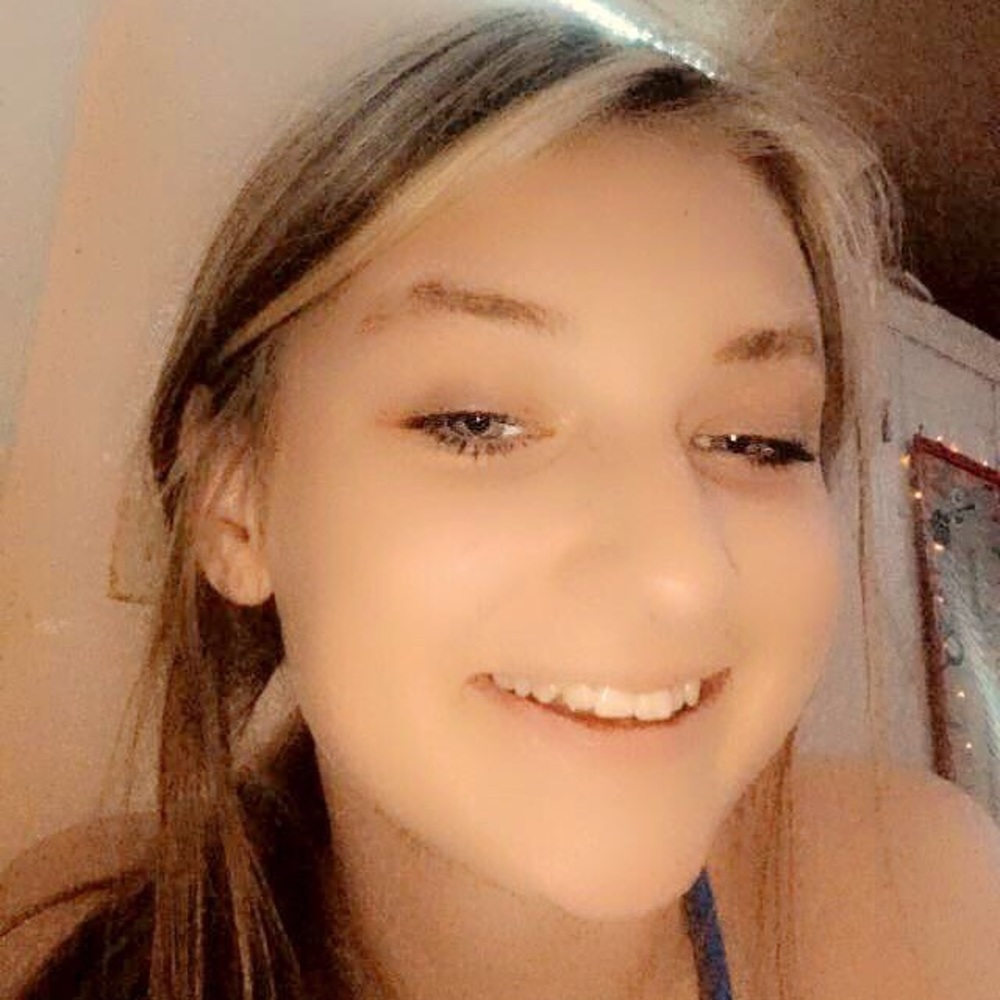 Meet your Posher, Chloe
